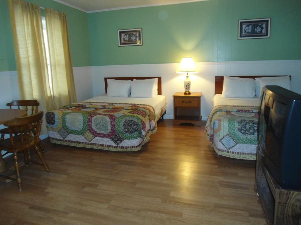 Flower Field Inn And Cottages Stroudsburg Habitación foto
